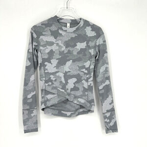 Lululemon Top Womens 4 Gray Close to Crossing Long Sleeve Shirt Camoflauge Rulu